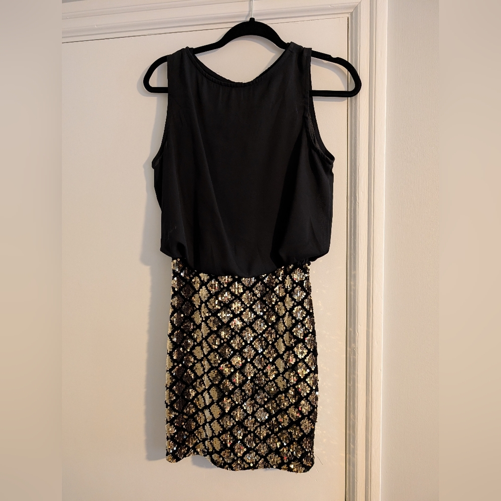 Elegant Black and Gold Sequin Dress